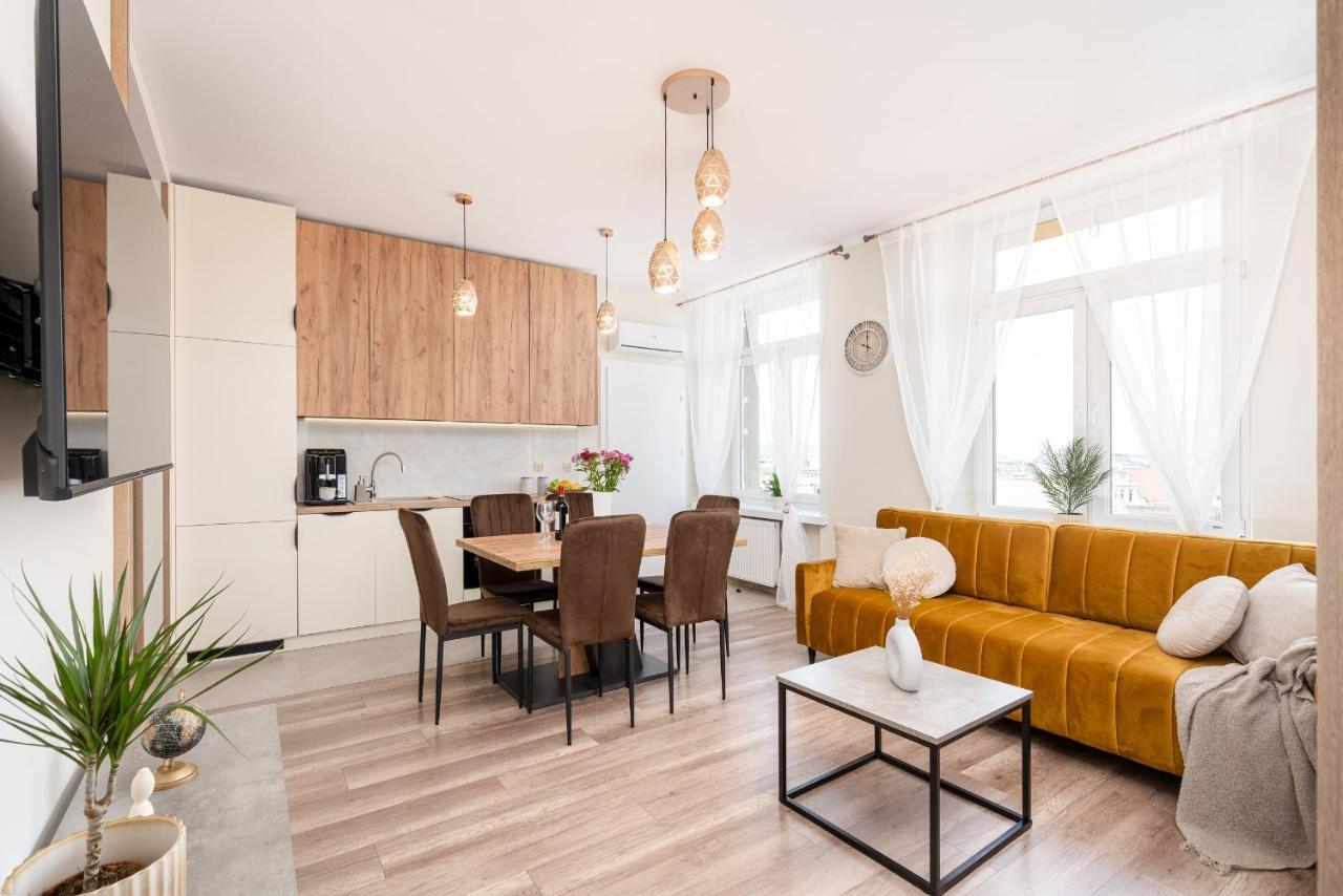 Apartment Basztowa By Vsi