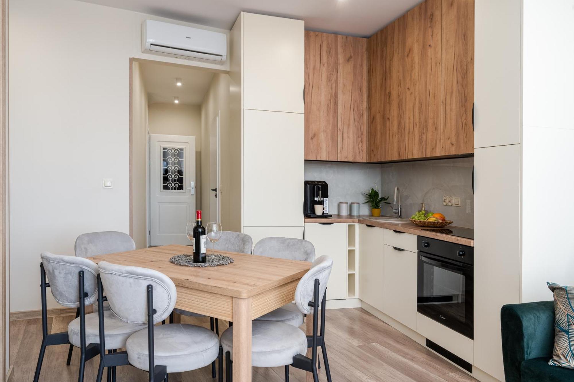 Apartment Basztowa By Vsi *